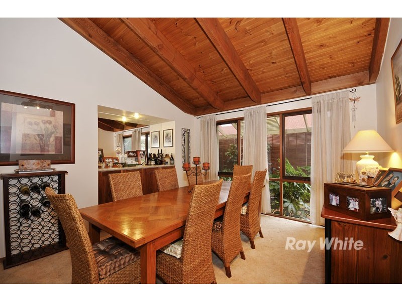 120 Fraser Crescent, Wantirna South VIC 3152