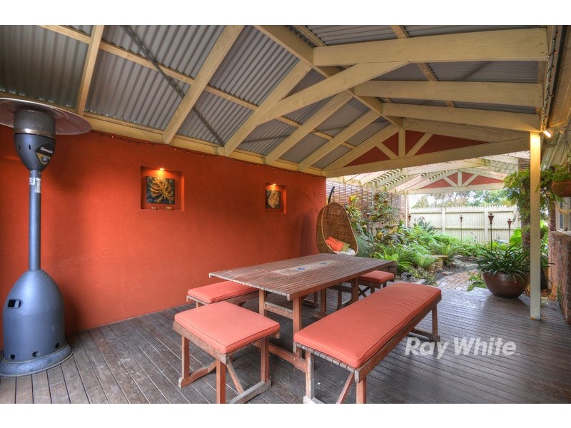 120 Fraser Crescent, Wantirna South VIC 3152