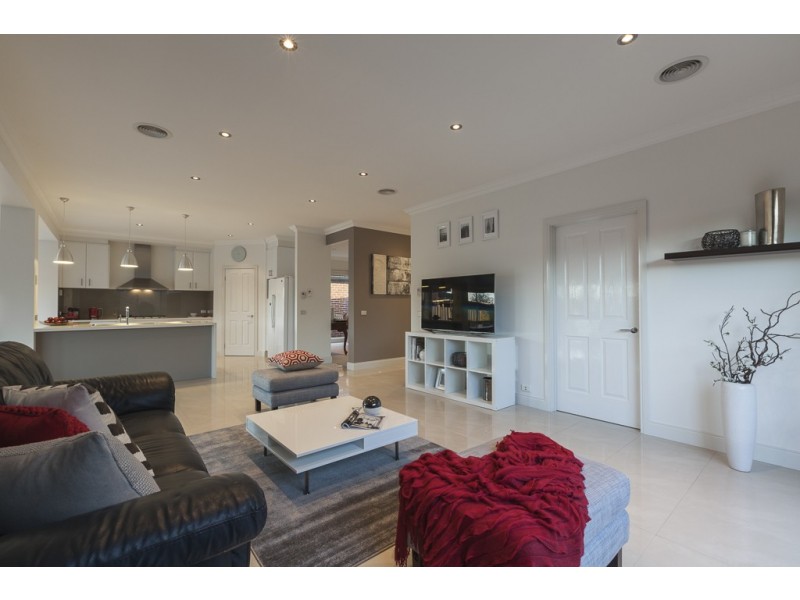 60 Michele Drive, Scoresby VIC 3179