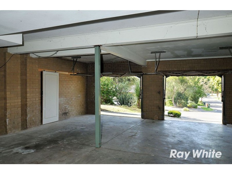 42 Brentwood Drive, Wantirna VIC 3152