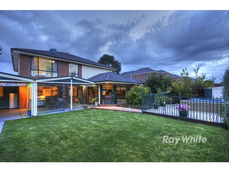24 Earls Court, Wantirna South VIC 3152