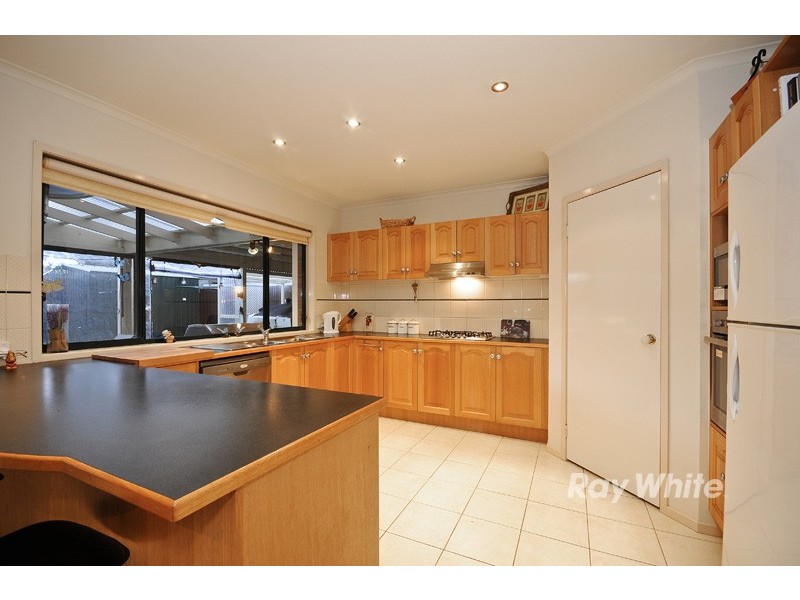 24 Earls Court, Wantirna South VIC 3152