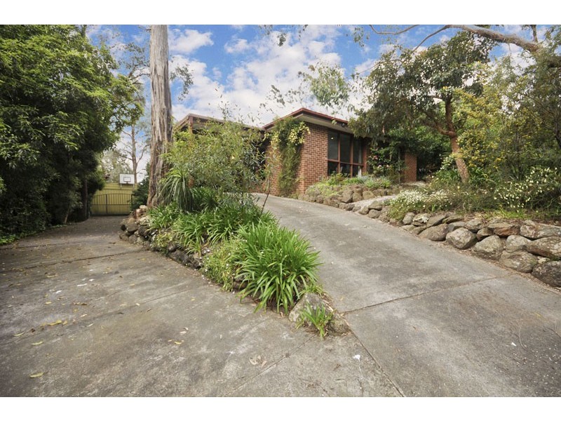 34 Pine Crescent, Ringwood North VIC 3134