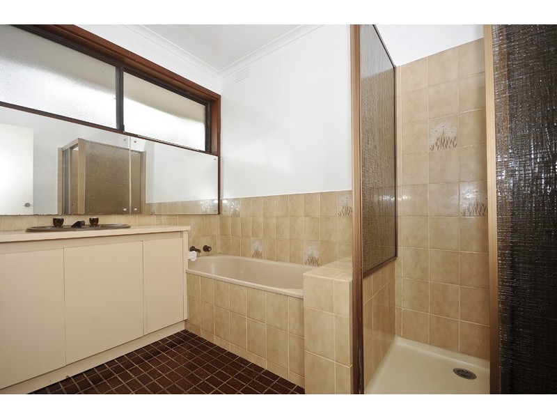 34 Pine Crescent, Ringwood North VIC 3134