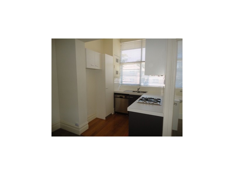 11/11-17 Park Street, St Kilda West VIC 3182