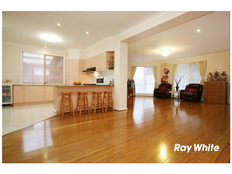 6 Wattlebird Place, Knoxfield VIC 3180