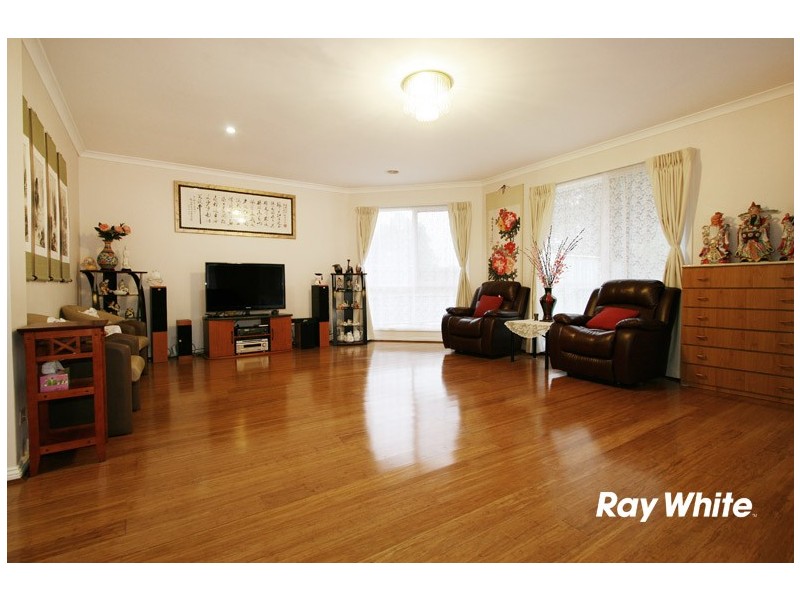 6 Wattlebird Place, Knoxfield VIC 3180