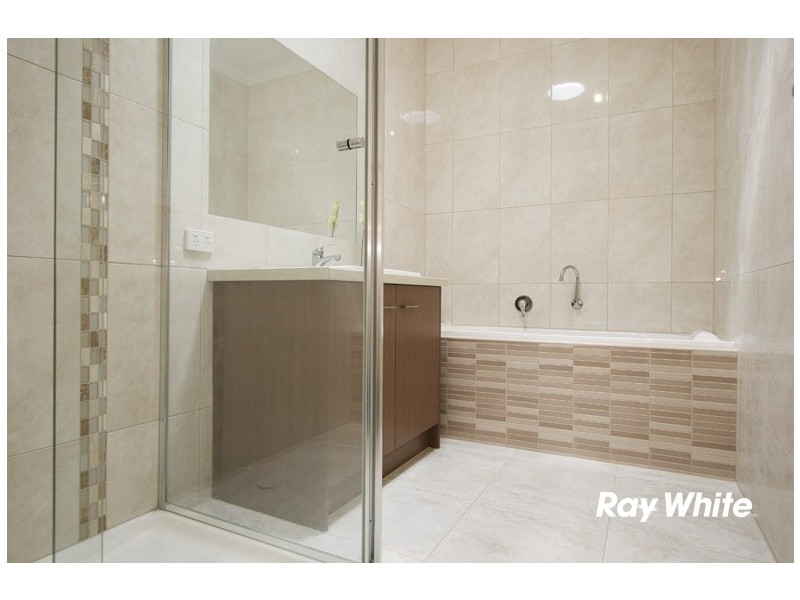 2/19 Monaro Close, Wantirna South VIC 3152