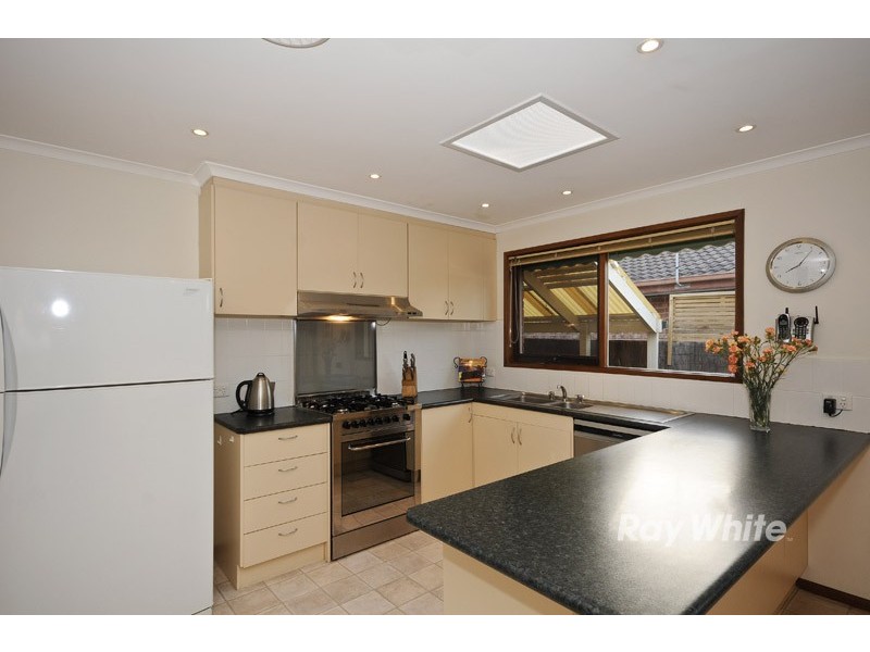 12 Kirrum Close, Wantirna South VIC 3152