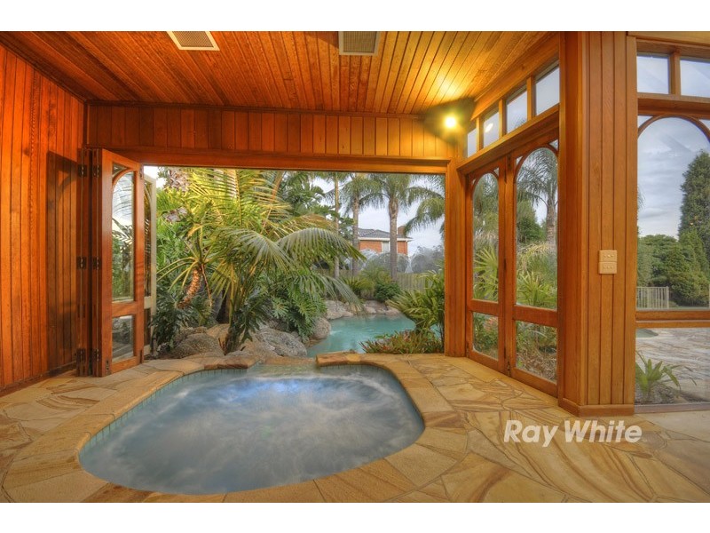 6 Ierina Court, Wantirna South VIC 3152