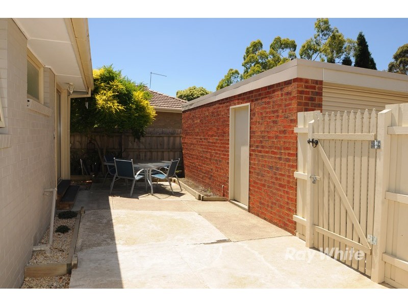 1/17 Fonteyn Drive, Wantirna South VIC 3152