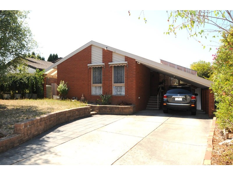 13 Flamingo Drive, Wantirna South VIC 3152