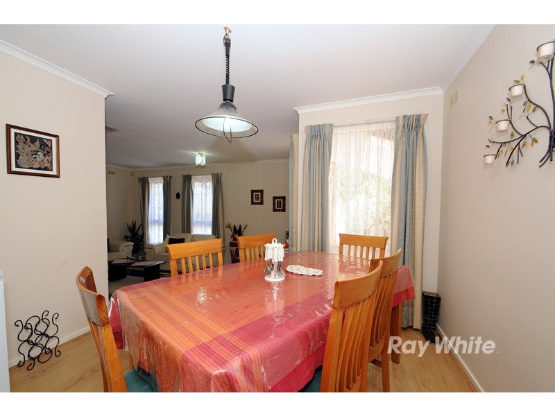 13 Flamingo Drive, Wantirna South VIC 3152