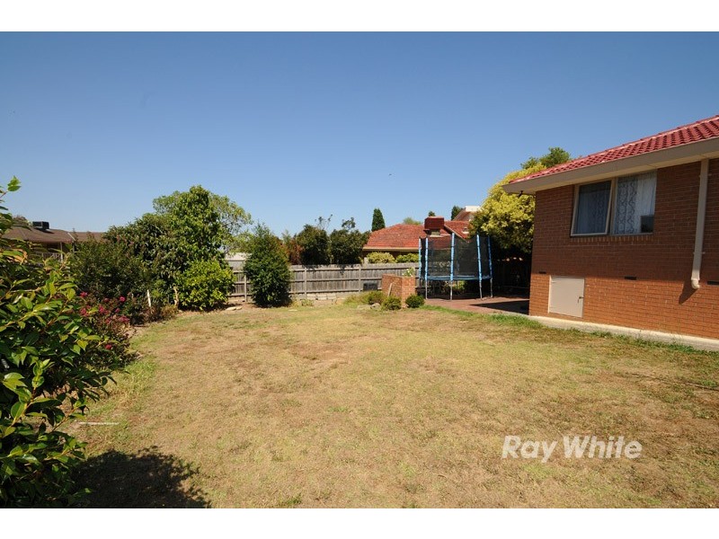 13 Flamingo Drive, Wantirna South VIC 3152