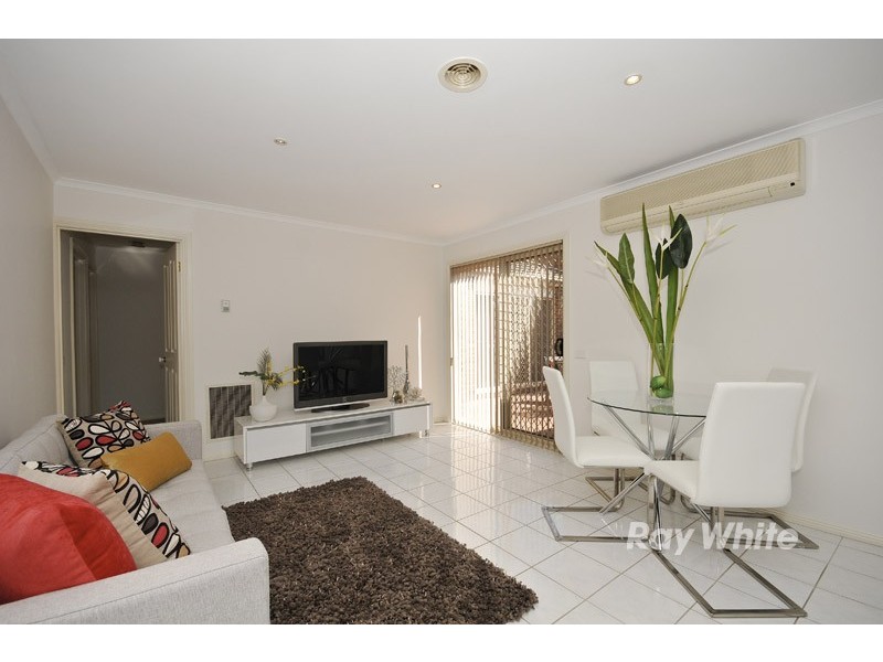 1/8 Mendora Crescent, Wantirna South VIC 3152