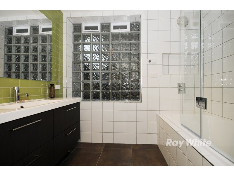 19 Norfolk Avenue, Wantirna South VIC 3152