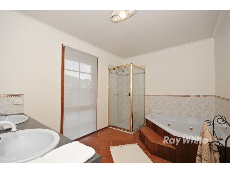 13 Renou Road, Wantirna South VIC 3152