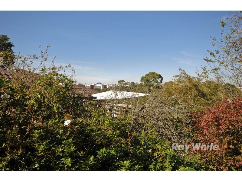 19 Wildwood Grove, Ringwood VIC 3134