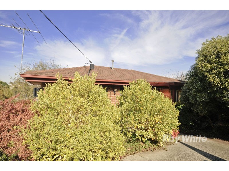 19 Wildwood Grove, Ringwood VIC 3134