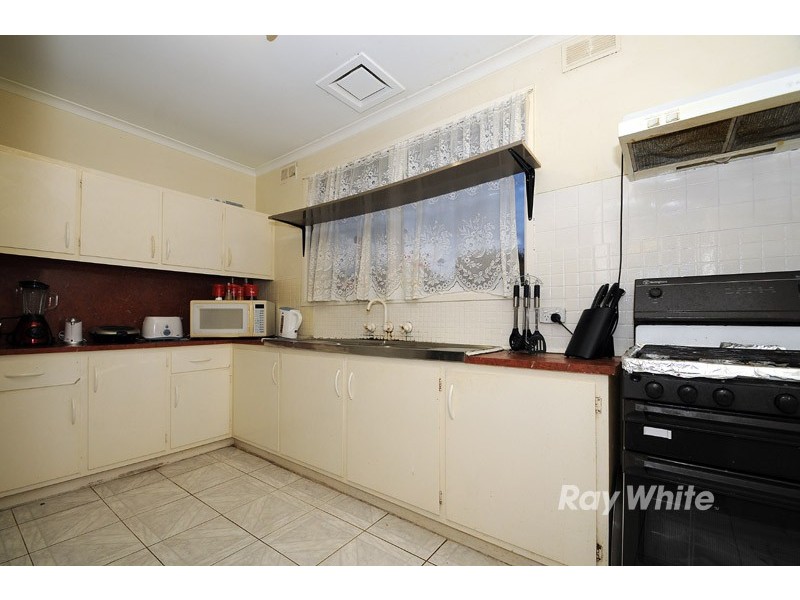 16 Beverley Street, Scoresby VIC 3179