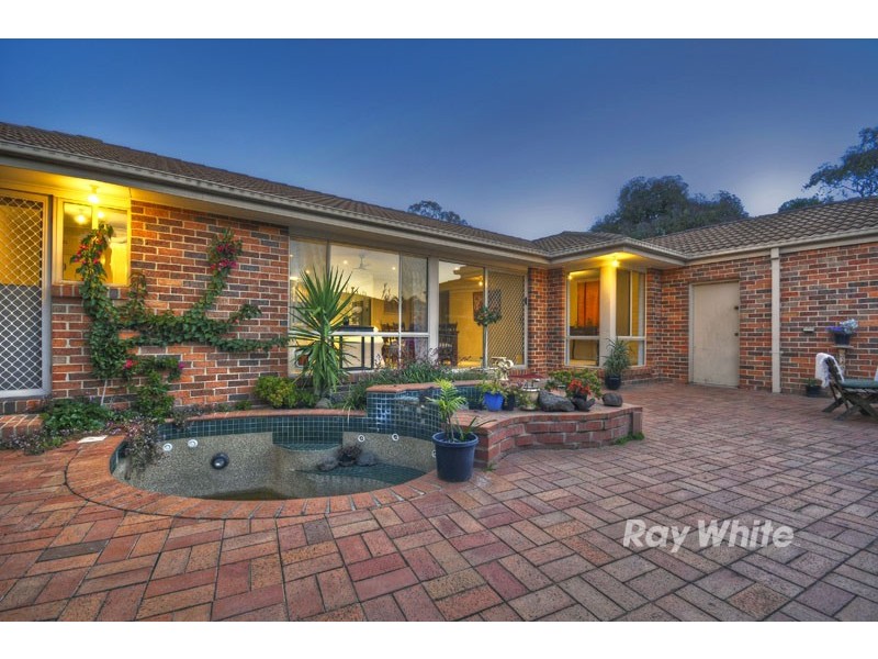 2 Justin Court, Wantirna South VIC 3152