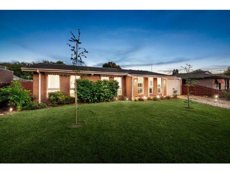 5 Duntroon Drive, Wantirna VIC 3152