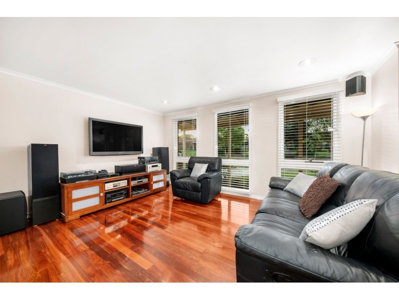 5 Duntroon Drive, Wantirna VIC 3152