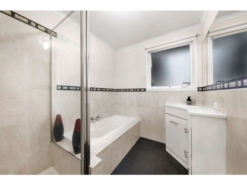 5 Duntroon Drive, Wantirna VIC 3152