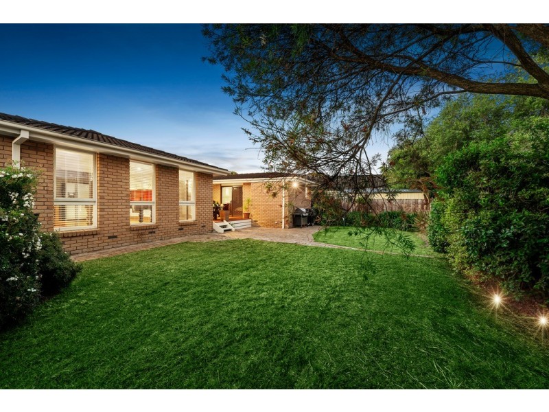 5 Duntroon Drive, Wantirna VIC 3152