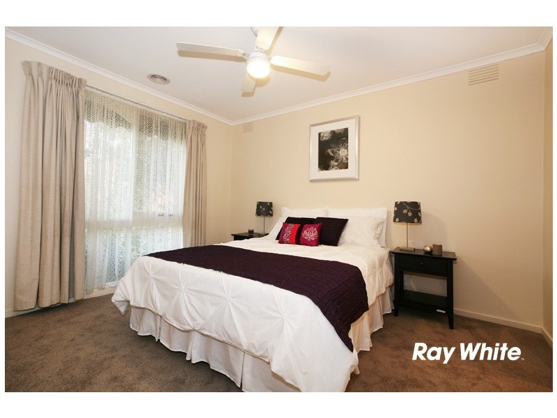 15 Brennan Drive, Wantirna South VIC 3152