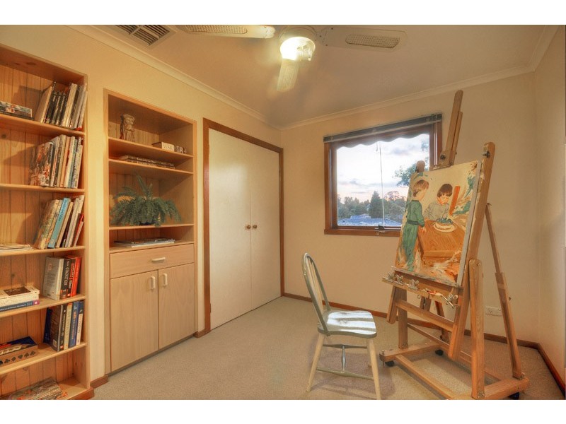 10 Kidderminster Drive, Wantirna VIC 3152