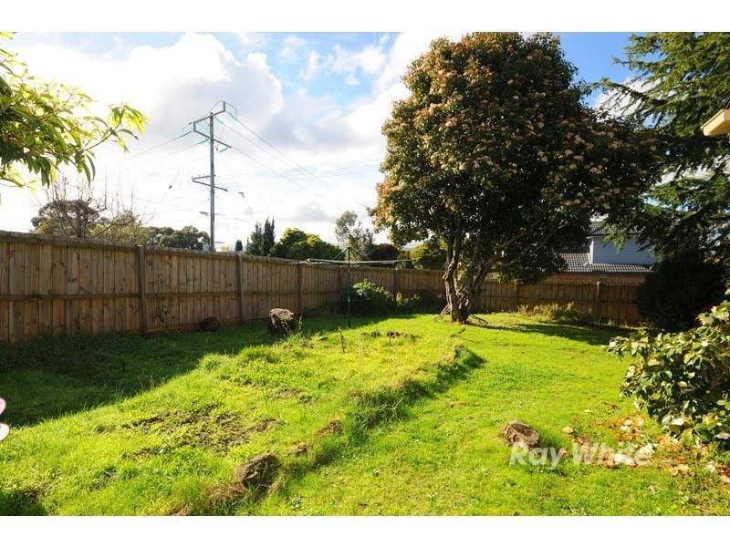 5 Warrawee Road, Wantirna South VIC 3152