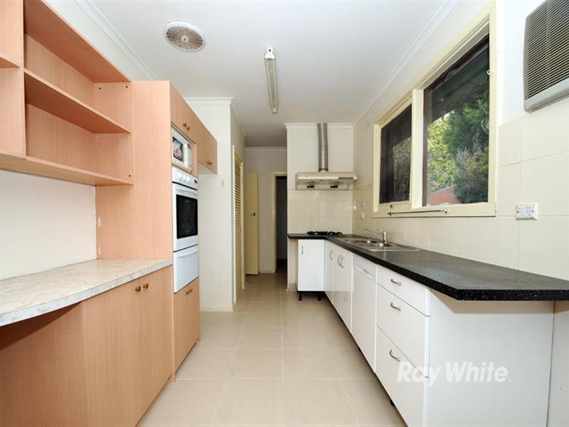 5 Warrawee Road, Wantirna South VIC 3152