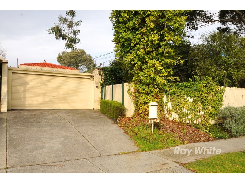 18 Dumfries Way, Wantirna VIC 3152