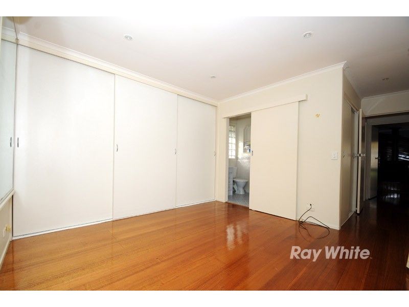 18 Dumfries Way, Wantirna VIC 3152
