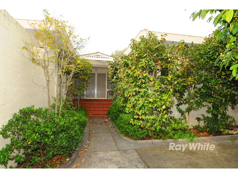 18 Dumfries Way, Wantirna VIC 3152