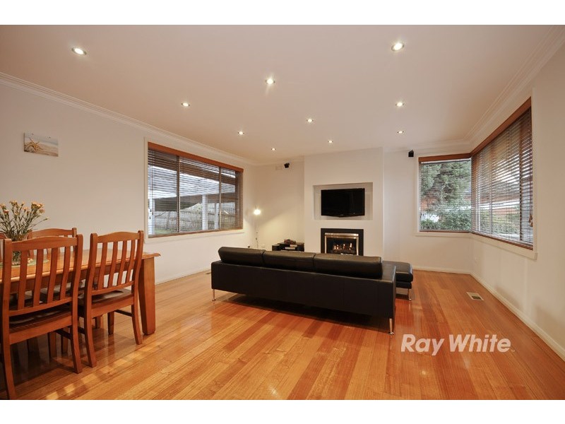 22 Pentlowe Road, Wantirna South VIC 3152