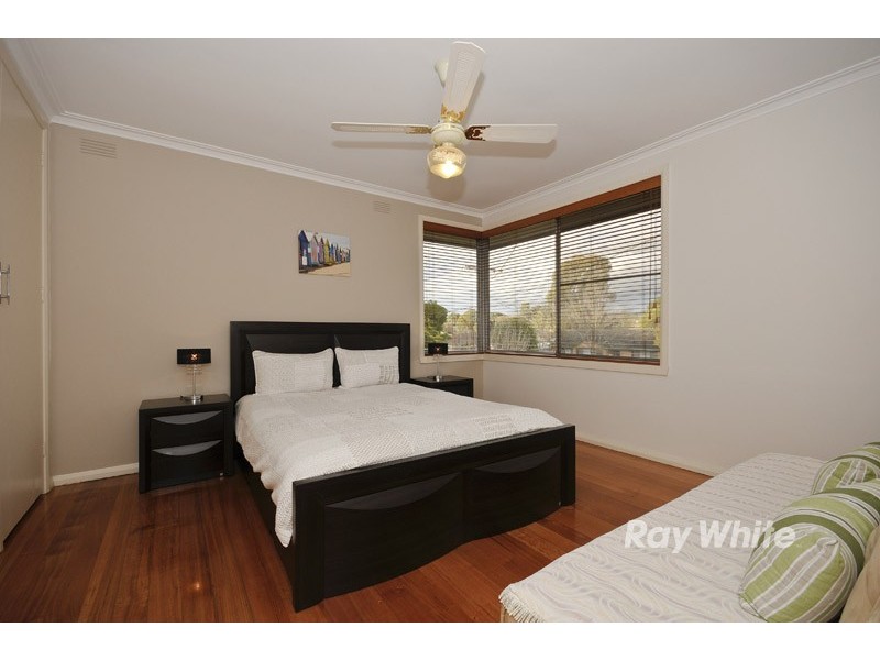 22 Pentlowe Road, Wantirna South VIC 3152