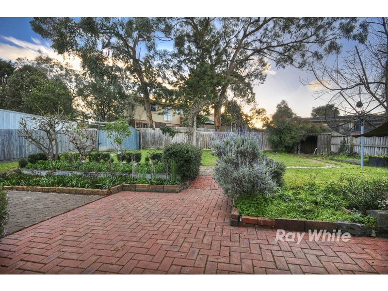 22 Pentlowe Road, Wantirna South VIC 3152