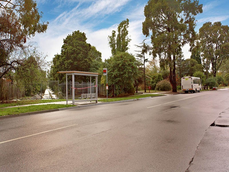 22 Pentlowe Road, Wantirna South VIC 3152