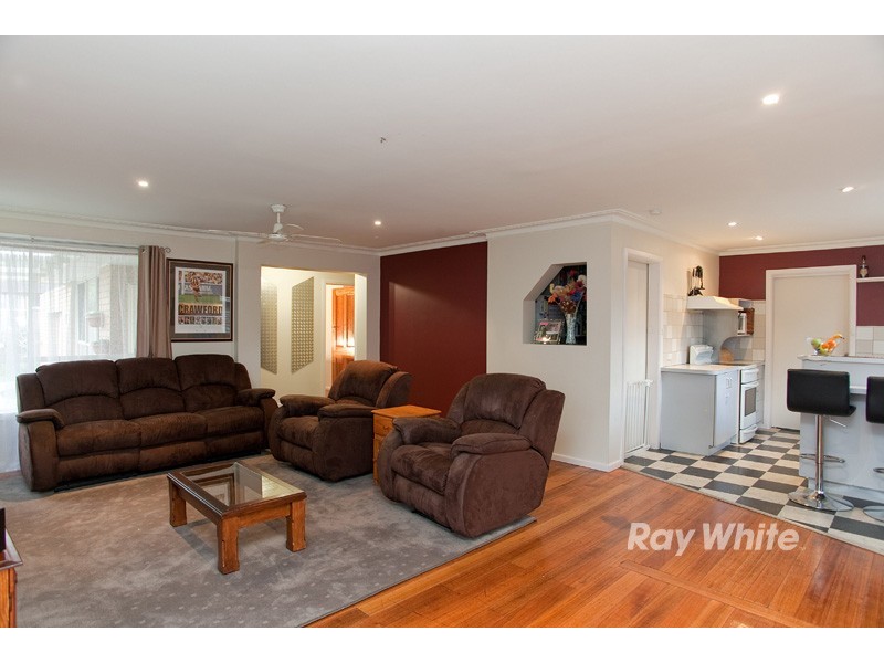 13 Batman Avenue, Sunbury VIC 3429