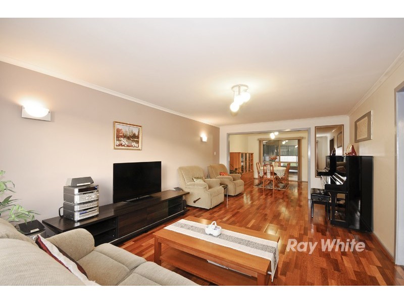 4 Sally Close, Wantirna South VIC 3152