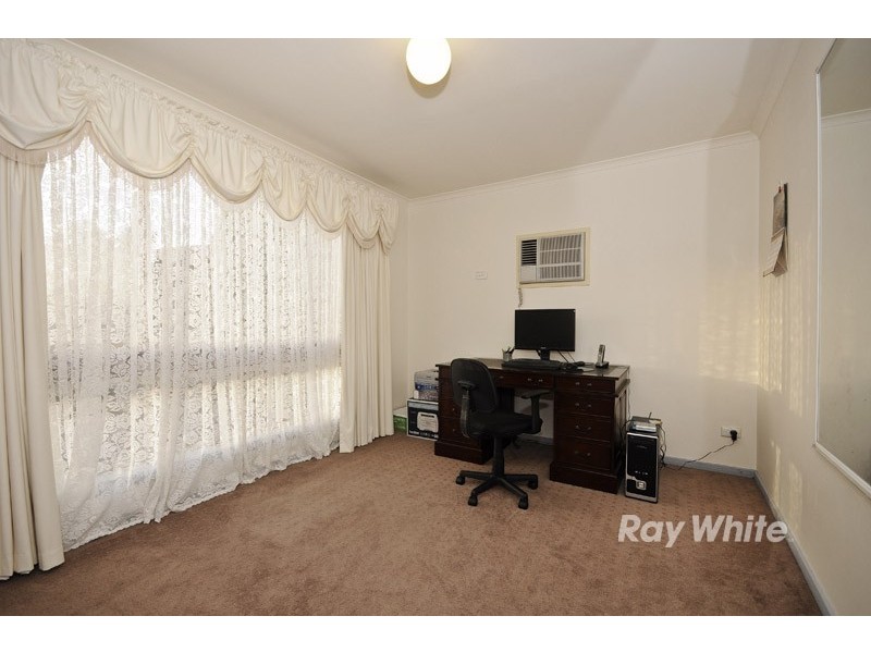 4 Sally Close, Wantirna South VIC 3152