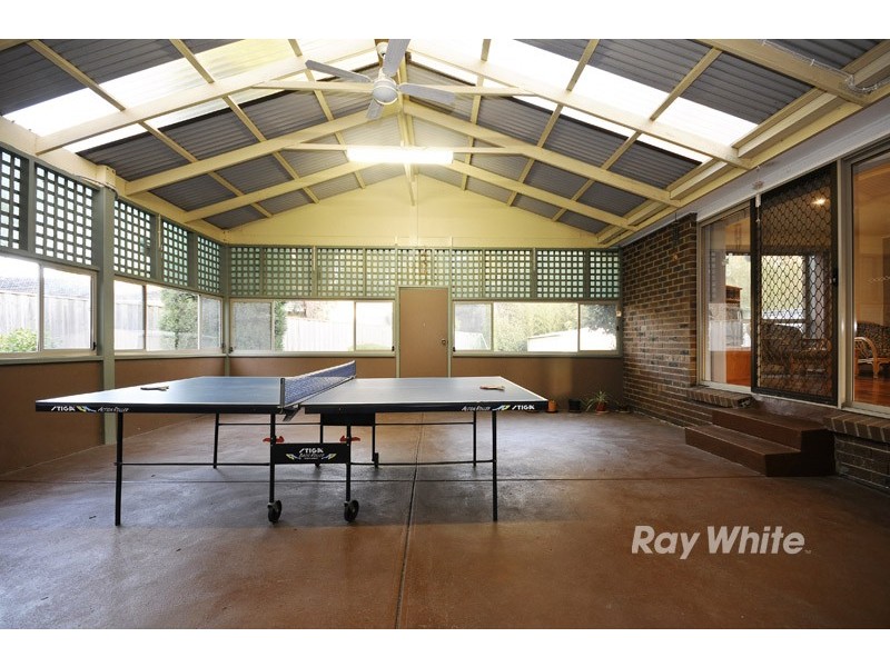 4 Sally Close, Wantirna South VIC 3152