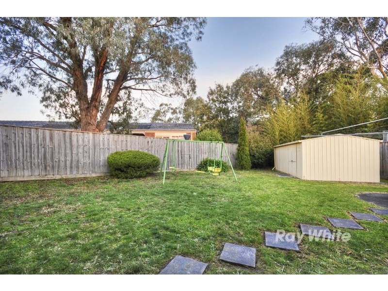 4 Sally Close, Wantirna South VIC 3152