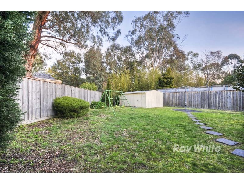 4 Sally Close, Wantirna South VIC 3152