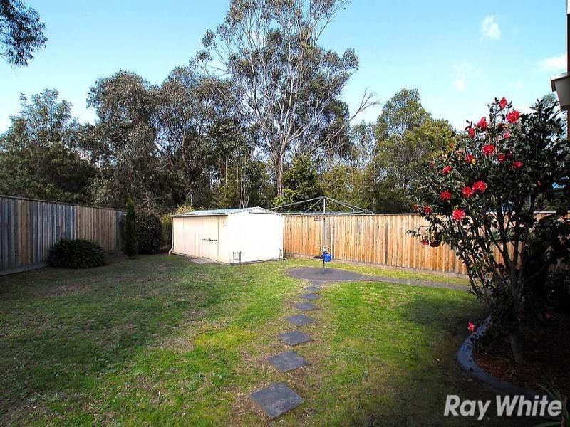 4 Sally Close, Wantirna South VIC 3152