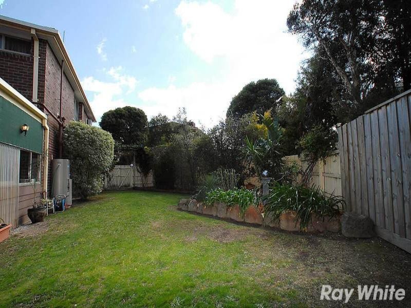 4 Sally Close, Wantirna South VIC 3152