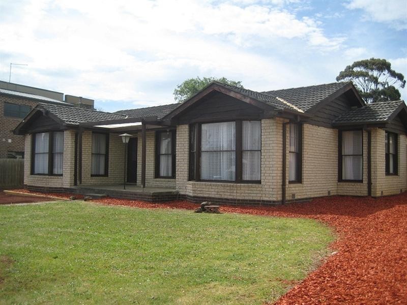 32 Anne Road, Knoxfield VIC 3180