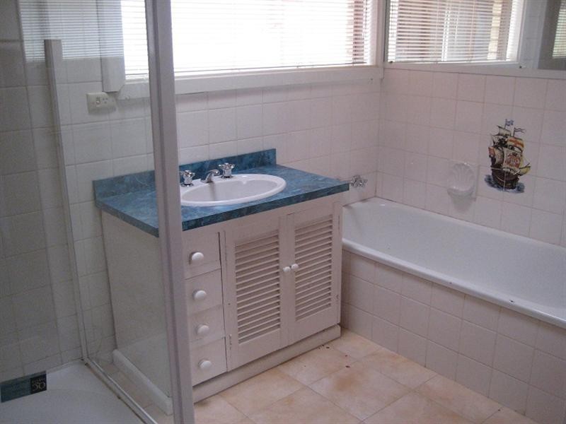 32 Anne Road, Knoxfield VIC 3180